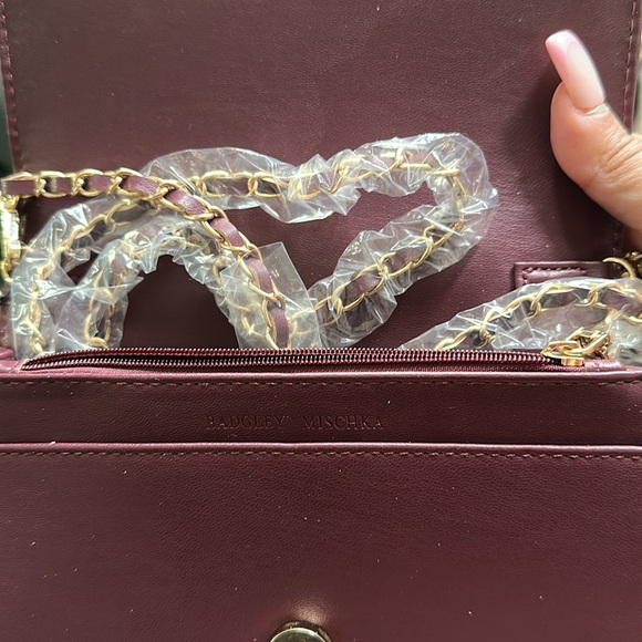 Badgley Mischka crossbody/clutch. NWT. - Picture 8 of 9